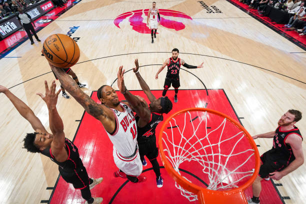 Bulls complete 19 point comeback against Raptors, will face Miami on&nbsp;Friday