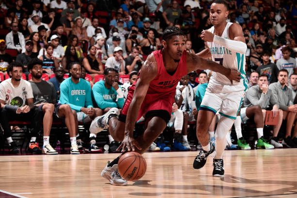 Bulls cruise past Hornets,&nbsp;89-73